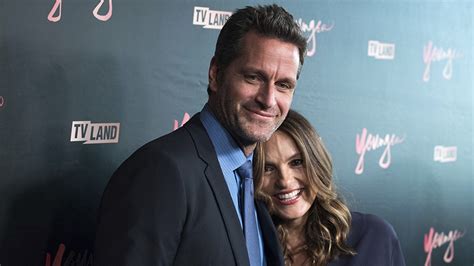 Mariska Hargitay Husband 2022: Who Is Peter Hermann? Relationship Info | StyleCaster