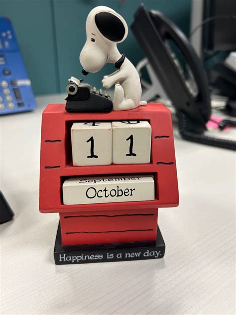 Perpetual calendar - Snoopy, Hobbies & Toys, Memorabilia & Collectibles, Fan Merchandise on ...