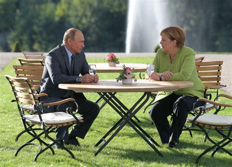 Afghan debacle set to cloud Merkel's final Putin visit - France 24