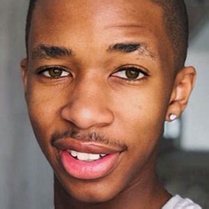 Lasizwe Dambuza - Age, Family, Bio | Famous Birthdays