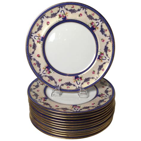 Set of 12 English Floral Service Dinner Plates by Royal Worcester For Sale at 1stDibs