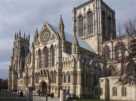 Top 10 Famous Gothic Cathedrals of Medieval Europe