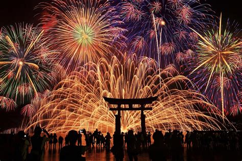 É época de hanabi! Confira locais para ver fogos de artifício no Japão