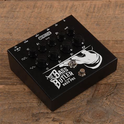 4 Pedals Every Bassist Should Have – Chicago Music Exchange