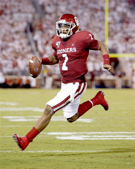 Oklahoma S Jalen Hurts Rushes For A Touchdown In The - Jalen Hurts Oklahoma Sooners - 766x960 ...