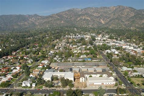 View of Altadena west of Lake Street with Altadena Elementary in the foreground. | Favorite ...