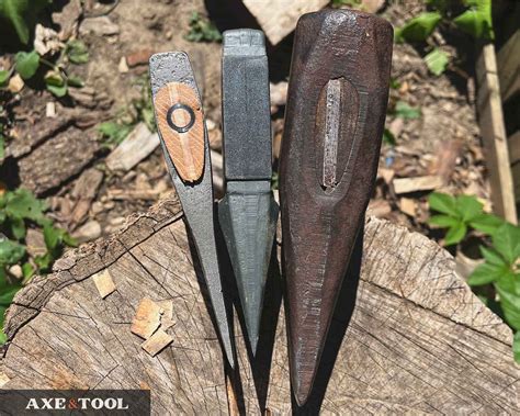 What Makes An Axe Good For Splitting Wood (Sizes and Shapes) | Axe & Tool
