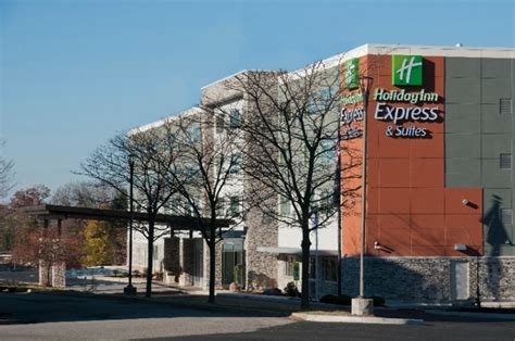 HOLIDAY INN EXPRESS® & SUITES JOHNSTOWN, AN IHG HOTEL - Johnstown PA 1440 Scalp 15904