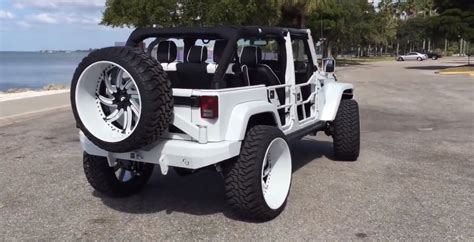 White Jeep Wrangler with Forgiatos and 37-Inch Mud Tires - autoevolution