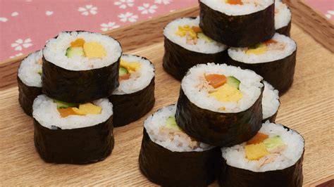 Maki-zushi (Sushi Rolls) | Let's Cook Japanese | NHK WORLD RADIO JAPAN