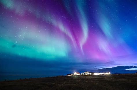 The Northern Lights (Aurora Borealis) Explained - Worldatlas.com - Tva Ganir