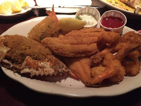 Restaurant Review: Pappadeaux Seafood Kitchen offers many meal choices ...