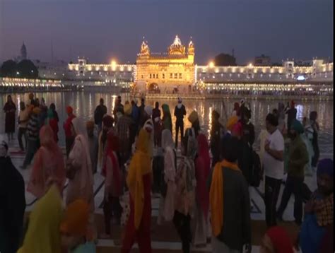 Devotees take dip in Holy Sarovar of Golden Temple on Diwali – ThePrint ...