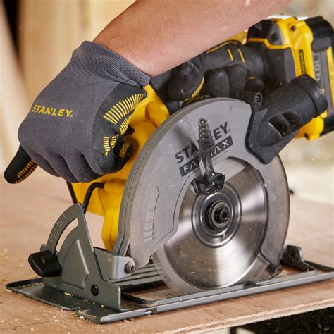 Stanley FatMax V20 18V 165mm Cordless Circular Saw 1 x 4.0Ah | Toolstation