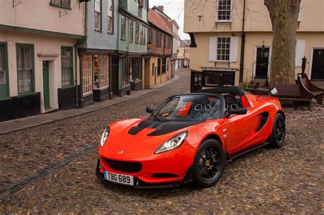 Stunning Lotus Elise - 4K Ultra HD Wallpaper