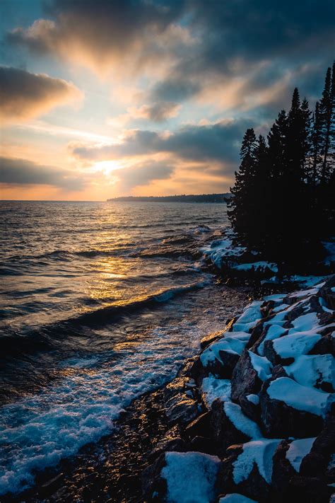 Expose Nature: Winter Sunset On Lake Superior's North Shore [OC] [3456 ...