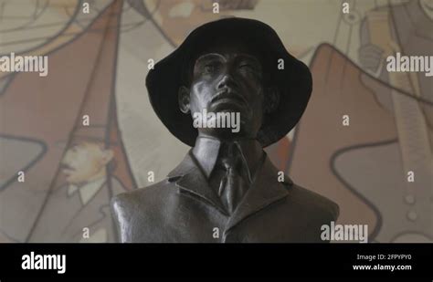 Santos dumont statue Stock Videos & Footage - HD and 4K Video Clips - Alamy