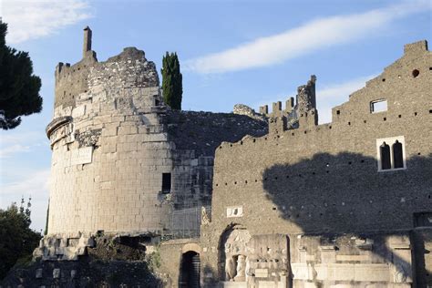 2,050-year-old Roman tomb offers insights on ancient concrete ...