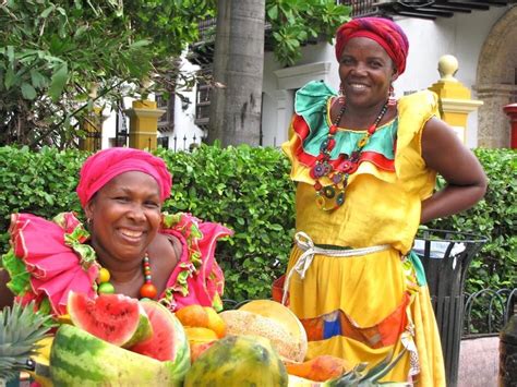 Palenqueras plaza de Bolivar, Cartagena Colombia Colombian People, Colombian Culture, Colombian ...