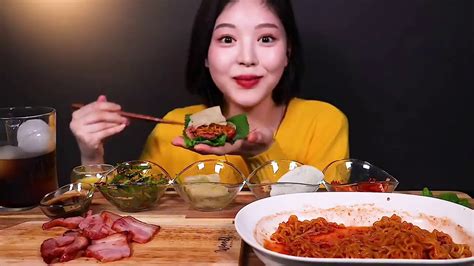 Bị dân mạng 'ném đá' liên tục, nữ YouTuber Mukbang kết thúc luôn sự nghiệp