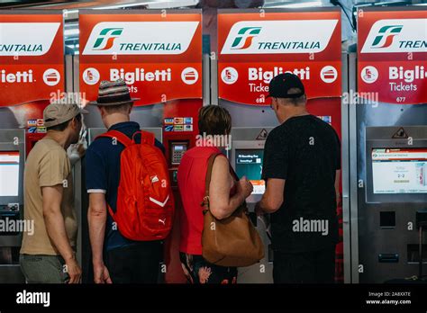 Train pay machines hi-res stock photography and images - Alamy
