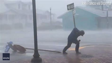 Tree branch hits Jim Cantore during Hurricane Ian report: 'Just give me ...