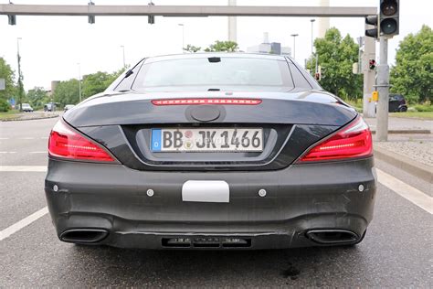 Mercedes-Benz SL Facelift Spied Again, More Interior Details Come to Light - autoevolution