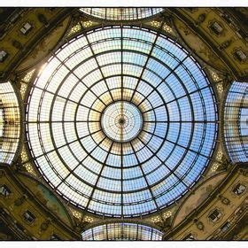 The perfect symmetry ..... Milano ! | Radial balance, Principles of ...