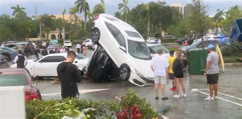 Florida tornado leaves extensive damage near West Palm Beach