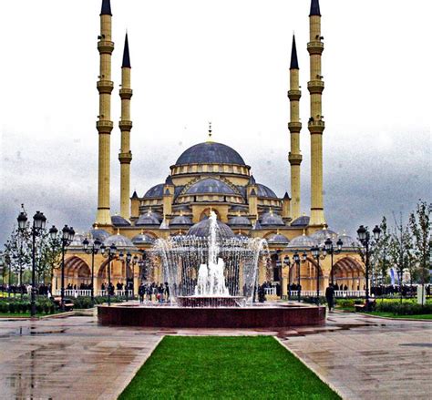 SEXY WOMAN: Akhmad Kadyrov Mosque in Grozny — Chechnya