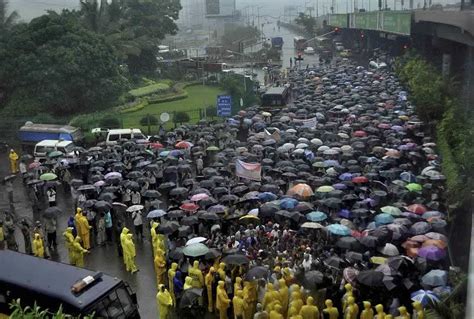 Mumbai Monsoon Pictures: Photos of Mumbai in the Rains - Wonderful Mumbai