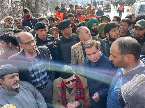 Farooq Abdullah Visits Landslide Affected Families In J&K's Ganderbal - Jammu Kashmir Latest ...