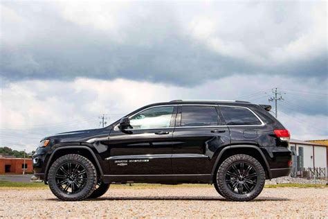 Give your Grand Cherokee WK2 increased ride height and aggressive good ...