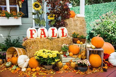 DIY Fall Marquee Pumpkins - Home & Family | Hallmark Channel