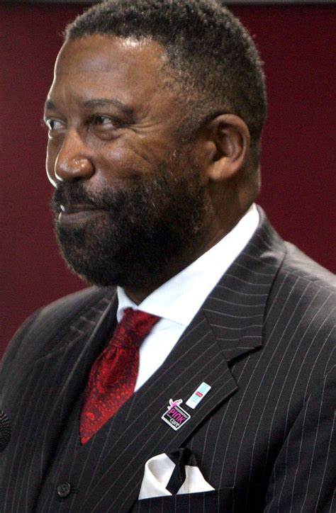 Former City Manager Robert Bobb returns to praise Kalamazoo, NAACP ...