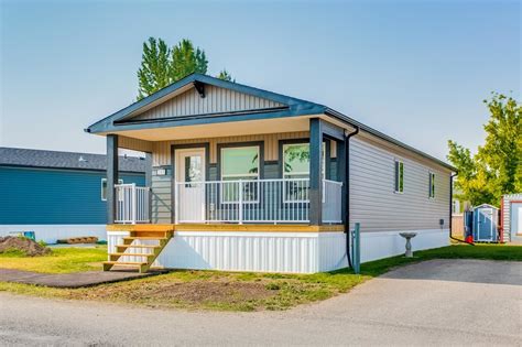 Calgary Village - mobile home park in Calgary, AB 1021563