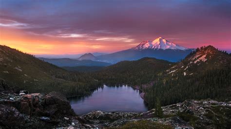 Castle Lake and Mt Shasta, California [2048x1152] by Tarun Kotz : r/EarthPorn