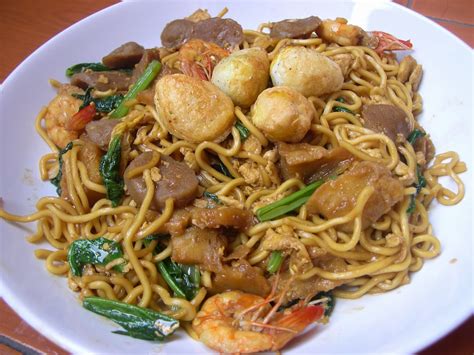 Bakmi Ayam Jamur (Chicken Mushroom Noodles) Recipe - Indoindians.com