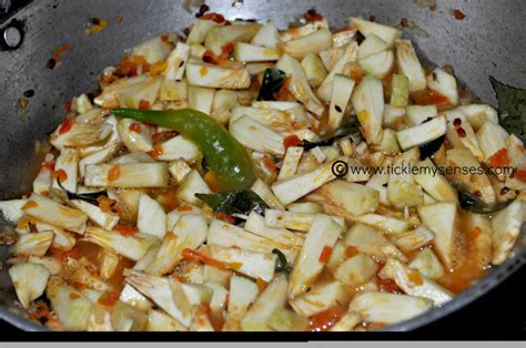 Tickle My Senses: Jegujje Sukke/ Deeviso Sukke or Breadfruit in a Dry Style with Coconut