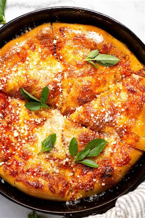 Cast Iron Skillet Deep Dish Pizza | Recipe in 2021 | Cast iron skillet ...