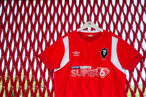 Salford City FC 18-19 Home Kit Released - Footy Headlines