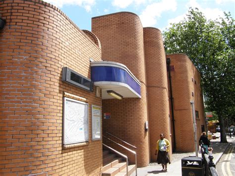 Surrey Quays station - A Picture from Surrey Quays to New Cross Gate ...