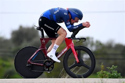 Stefan Küng feels benefit of new UCI-legal time trial position ...