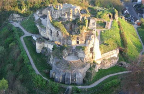 Ausflugsziel Ruine Valkenburg mit Fluweelengrot in Valkenburg aan de ...