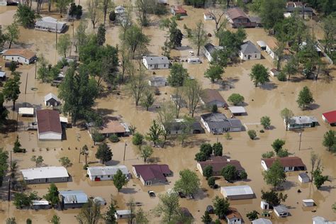 Flooding along the Mississippi River - Sustainability in the North American Realm