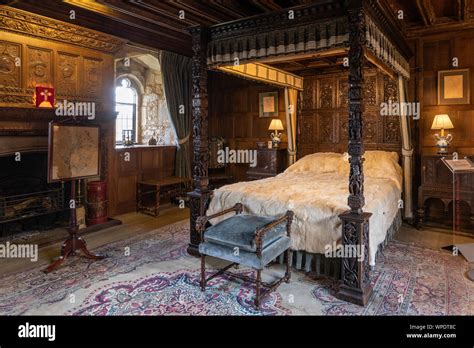 Hever castle kent interior hi-res stock photography and images - Alamy