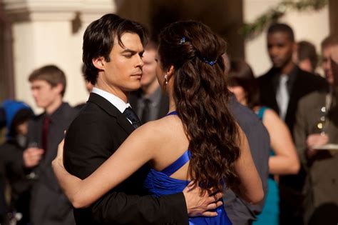 Damon And Elena Wallpaper (85+ images)