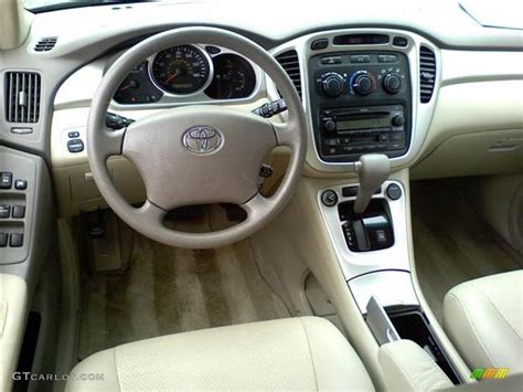 Ivory Beige Interior 2007 Toyota Highlander Standard Highlander Model ...