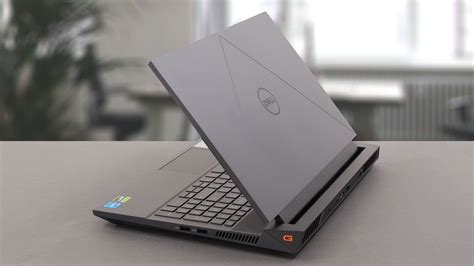 Dell G15 5530 review - still a little obese, but has a good cooling: Design and construction ...