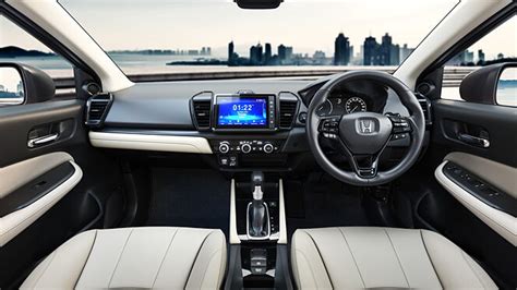 City Hybrid eHEV V on road Price | Honda City Hybrid eHEV V Features & Specs